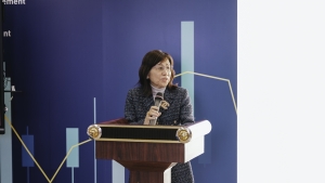 方大廖湯慧靄商業及款待管理學院院長袁麗薇教授感謝香港公司治理公會一直以來對方大的支持，並感謝各位教職員的努力，讓企業管治碩士課程（MCG）得到業界充分的肯定及支援。