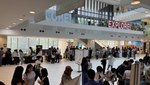 方大全力协助香港档案学会举办「香港国际档案週2025」，共同为 「档案无界」这个主题目标而努力，保存香港集体回忆。
